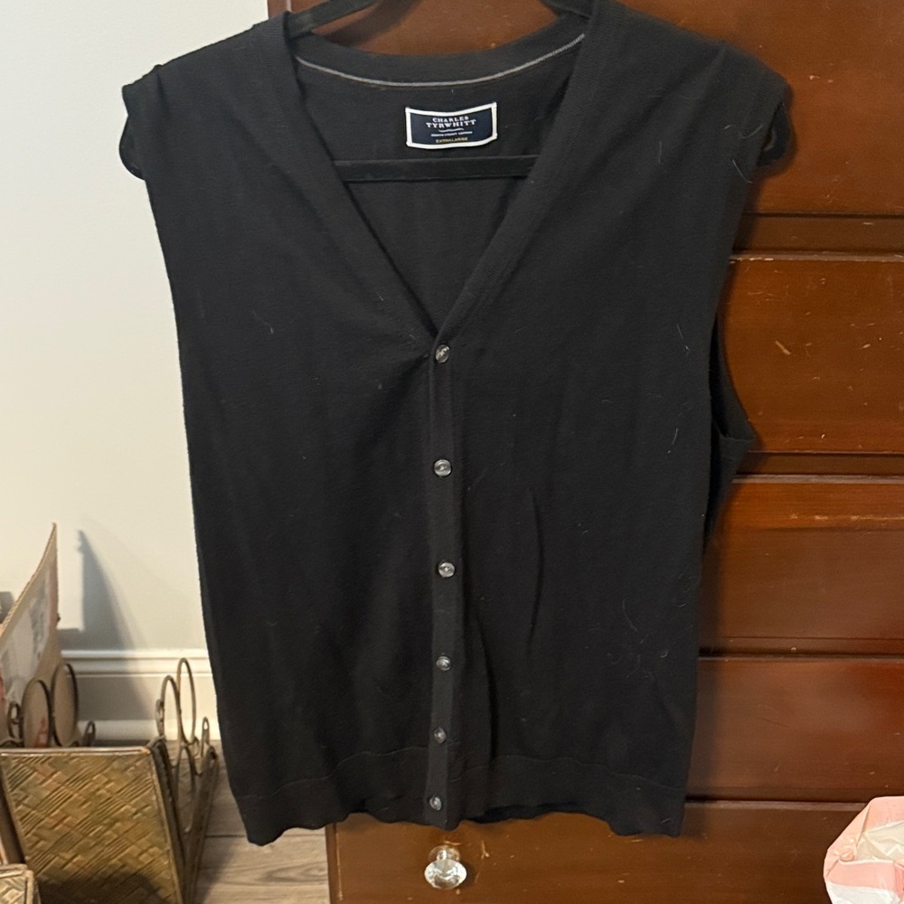 Men’s Charles Tyritte lightweight sweater vest